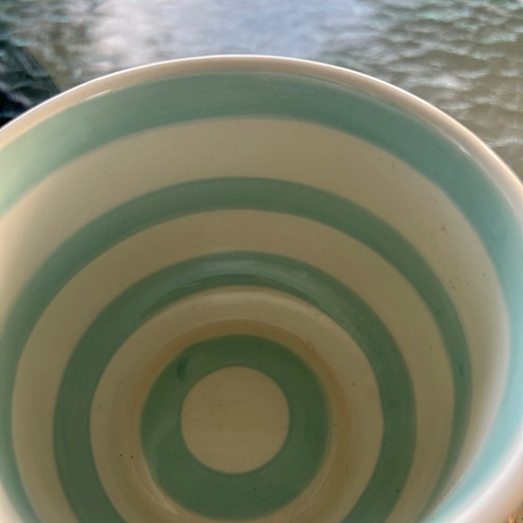 A Molly Hatch stripped mug - Picture 2 of 8